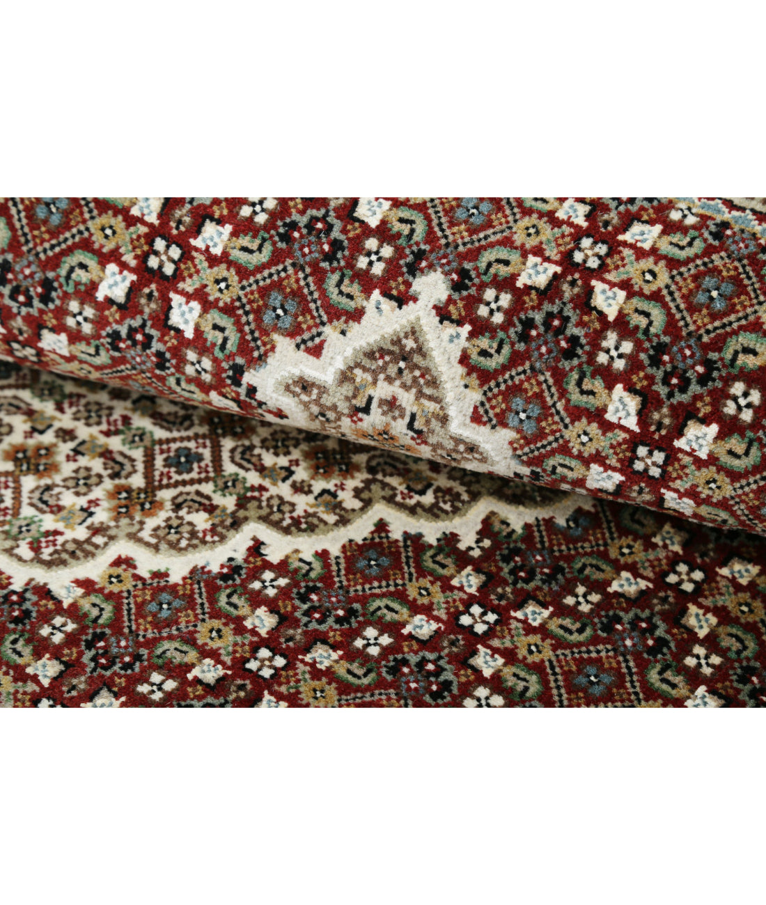 Ziegler 6'6'' X 6'8'' Hand-Knotted Wool Rug 6'6'' x 6'8'' (195 X 200) / Red / N/A