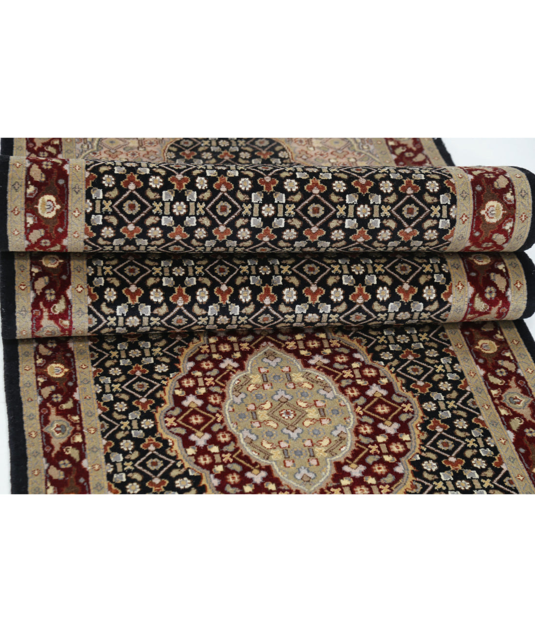 Heritage 2'6'' X 15'8'' Hand-Knotted Wool-Silk Rug 2'6'' x 15'8'' (75 X 470) / Black / Red