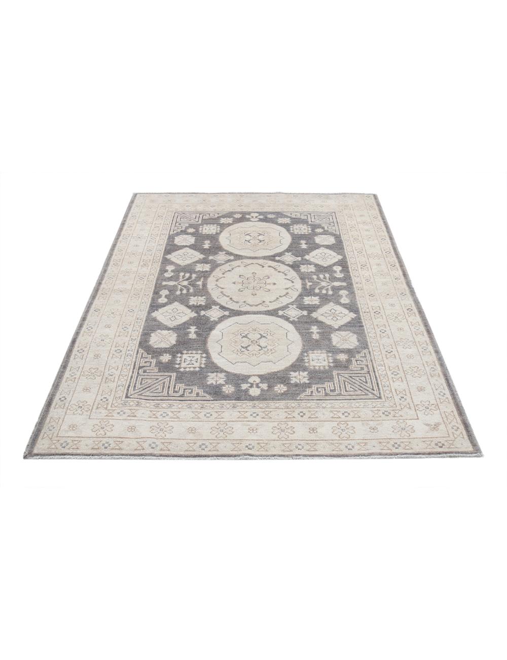 Khotan 4' 1" X 5' 11" Hand-Knotted Wool Rug 4' 1" X 5' 11" (124 X 180) / Grey / Ivory