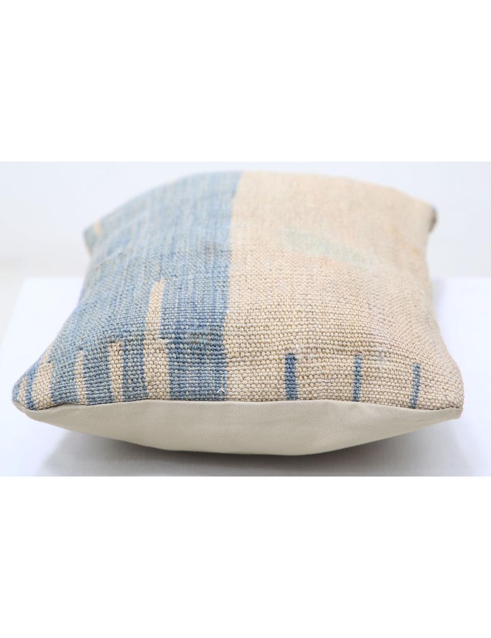 Pillows 1' 0" X 1' 5" Hand-Woven Wool Pillow 1' 0" X 1' 5" (30 X 43) / Multi / Multi