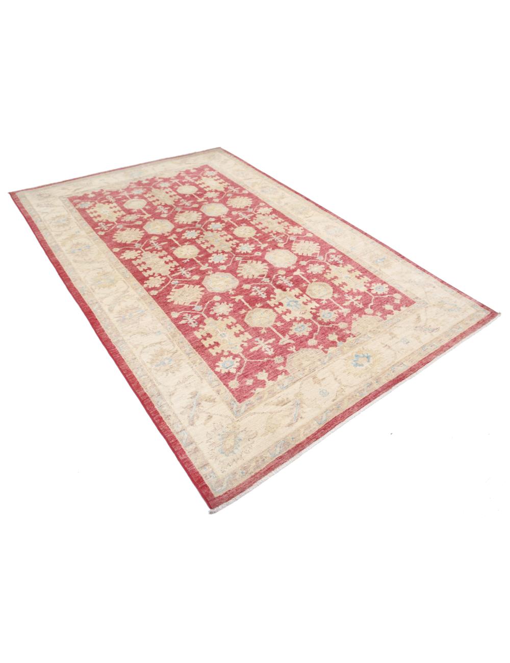 Serenity 5' 6" X 8' 2" Hand-Knotted Wool Rug 5' 6" X 8' 2" (168 X 249) / Ivory / Red