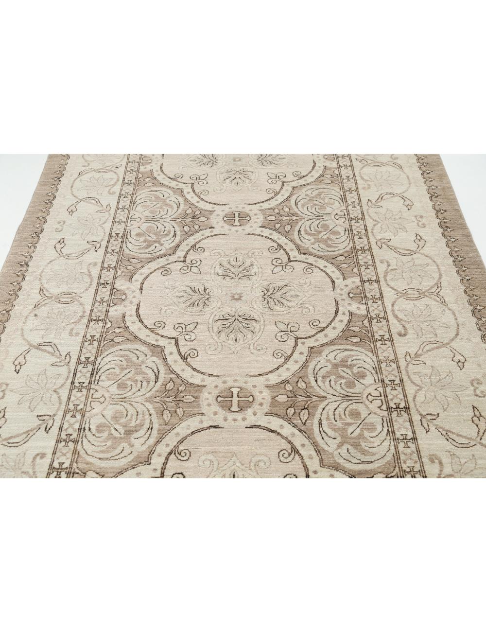 Serenity 5' 3" X 10' 3" Hand-Knotted Wool Rug 5' 3" X 10' 3" (160 X 312) / Taupe / Ivory