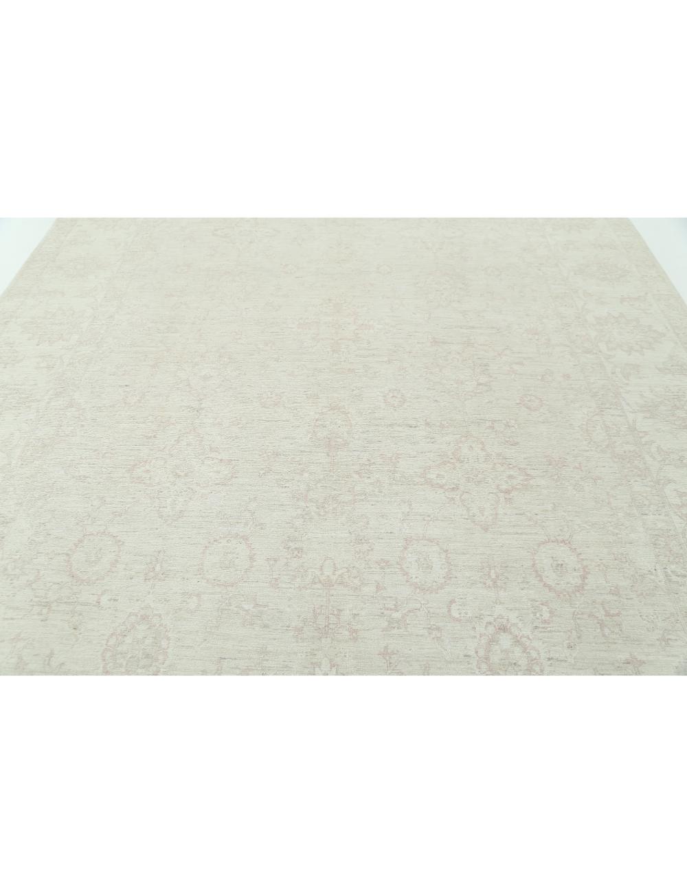 Serenity 8' 11" X 13' 1" Hand-Knotted Wool Rug 8' 11" X 13' 1" (272 X 399) / Taupe / Ivory