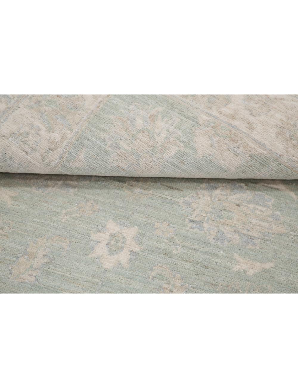 Serenity 3' 1" X 4' 7" Hand-Knotted Wool Rug 3' 1" X 4' 7" (94 X 140) / Green / Ivory