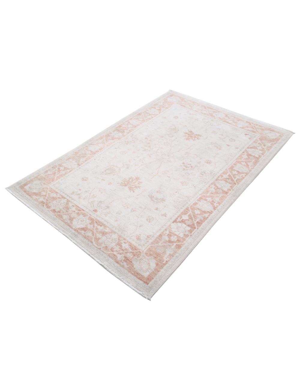 Serenity 3' 10" X 5' 9" Hand-Knotted Wool Rug 3' 10" X 5' 9" (117 X 175) / Ivory / Rust