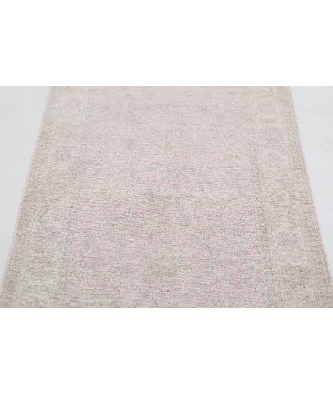 Serenity 3'0'' X 4'7'' Hand-Knotted Wool Rug 3'0'' x 4'7'' (90 X 138) / Pink / Ivory