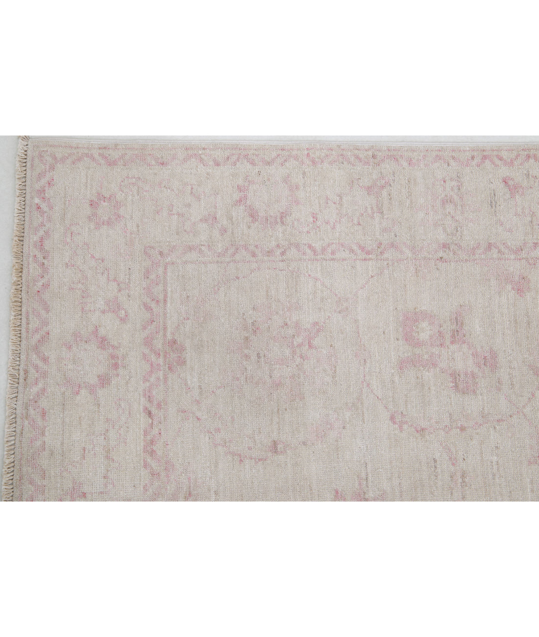 Serenity 3'10'' X 5'9'' Hand-Knotted Wool Rug 3'10'' x 5'9'' (115 X 173) / Ivory / Pink