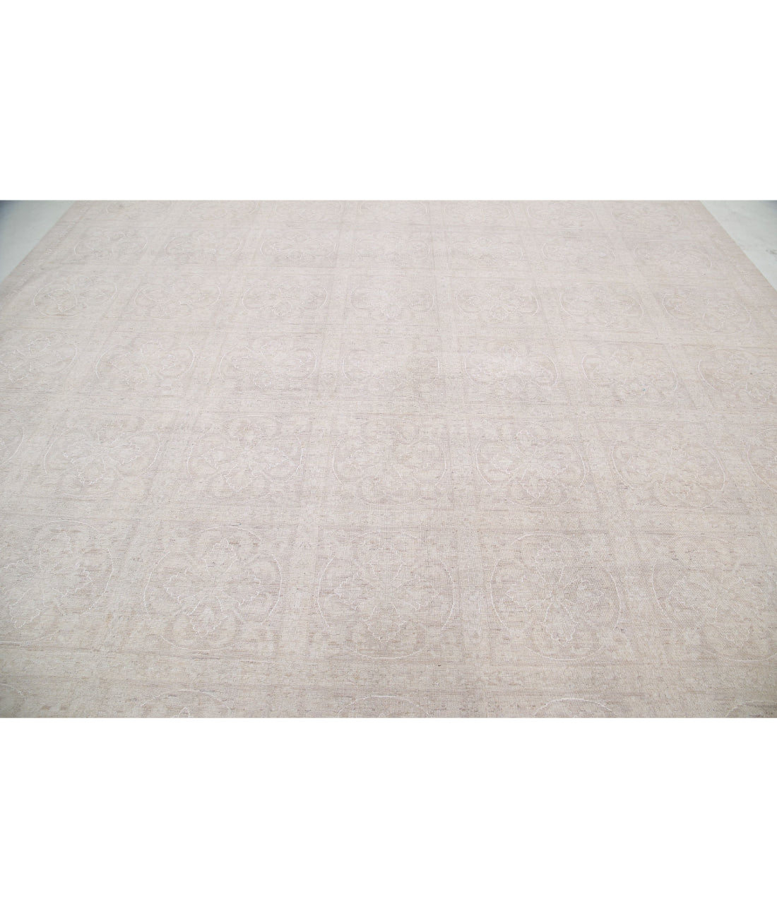 Serenity 12'1'' X 14'6'' Hand-Knotted Wool-Silk Rug 12'1'' x 14'6'' (363 X 435) / Taupe / Ivory