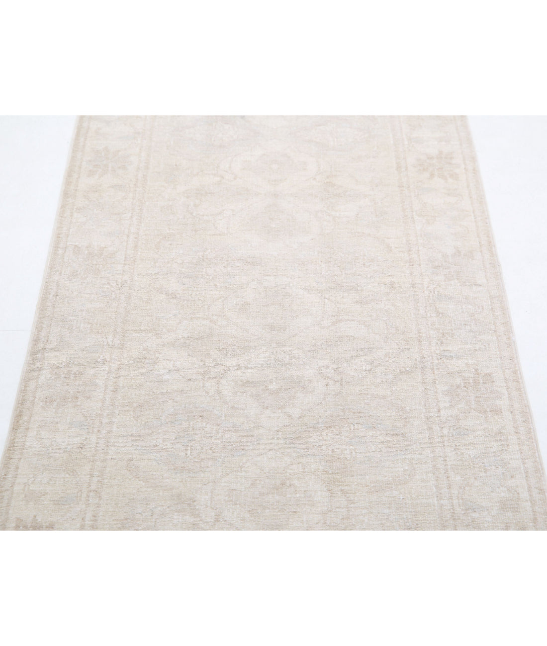 Serenity 2'5'' X 6'3'' Hand-Knotted Wool Rug 2'5'' x 6'3'' (73 X 188) / Ivory / Taupe