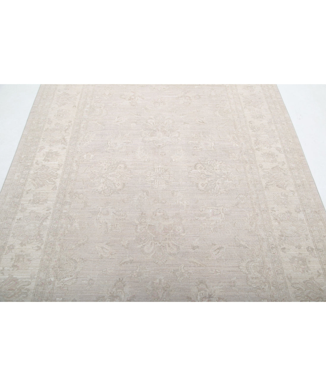 Serenity 5'7'' X 7'8'' Hand-Knotted Wool Rug 5'7'' x 7'8'' (168 X 230) / Grey / Ivory