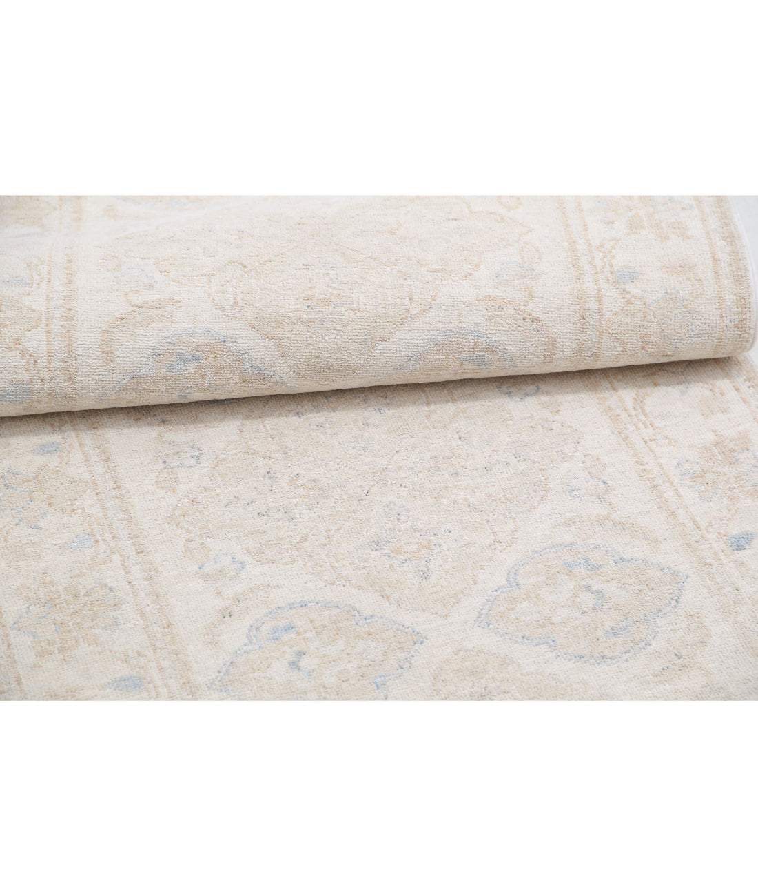 Serenity 2'5'' X 5'11'' Hand-Knotted Wool Rug 2'5'' x 5'11'' (73 X 178) / Ivory / Taupe