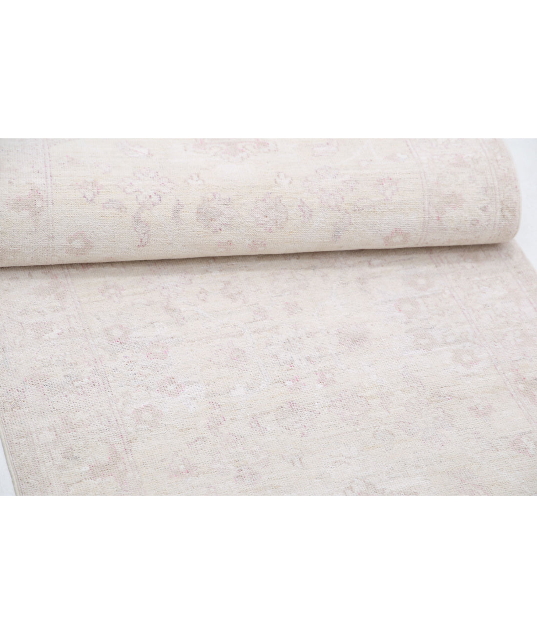 Serenity 2'5'' X 9'8'' Hand-Knotted Wool Rug 2'5'' x 9'8'' (73 X 290) / Ivory / Pink