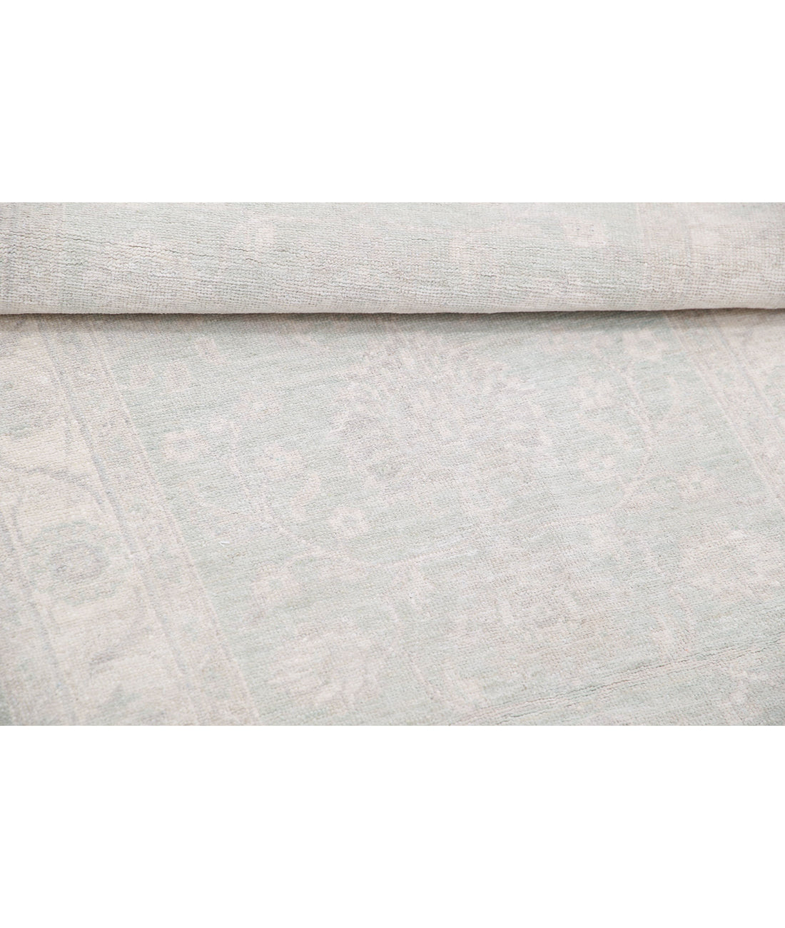 Serenity 2'8'' X 8'7'' Hand-Knotted Wool Rug 2'8'' x 8'7'' (80 X 258) / Green / Ivory