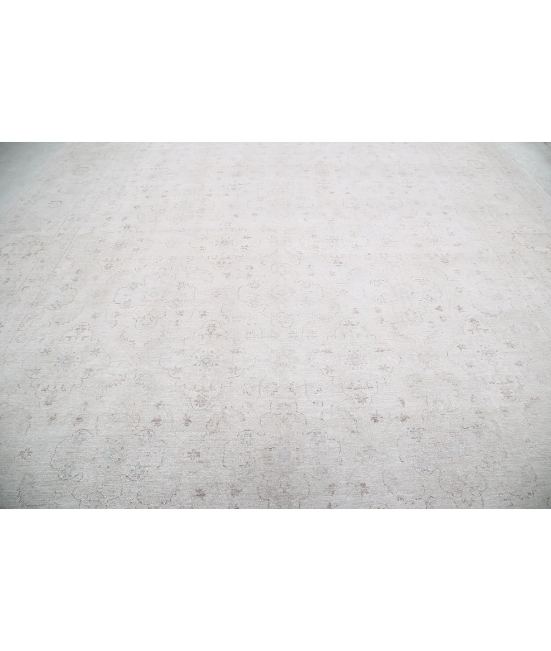 Serenity 12'0'' X 14'7'' Hand-Knotted Wool Rug 12'0'' x 14'7'' (360 X 438) / Ivory / Taupe