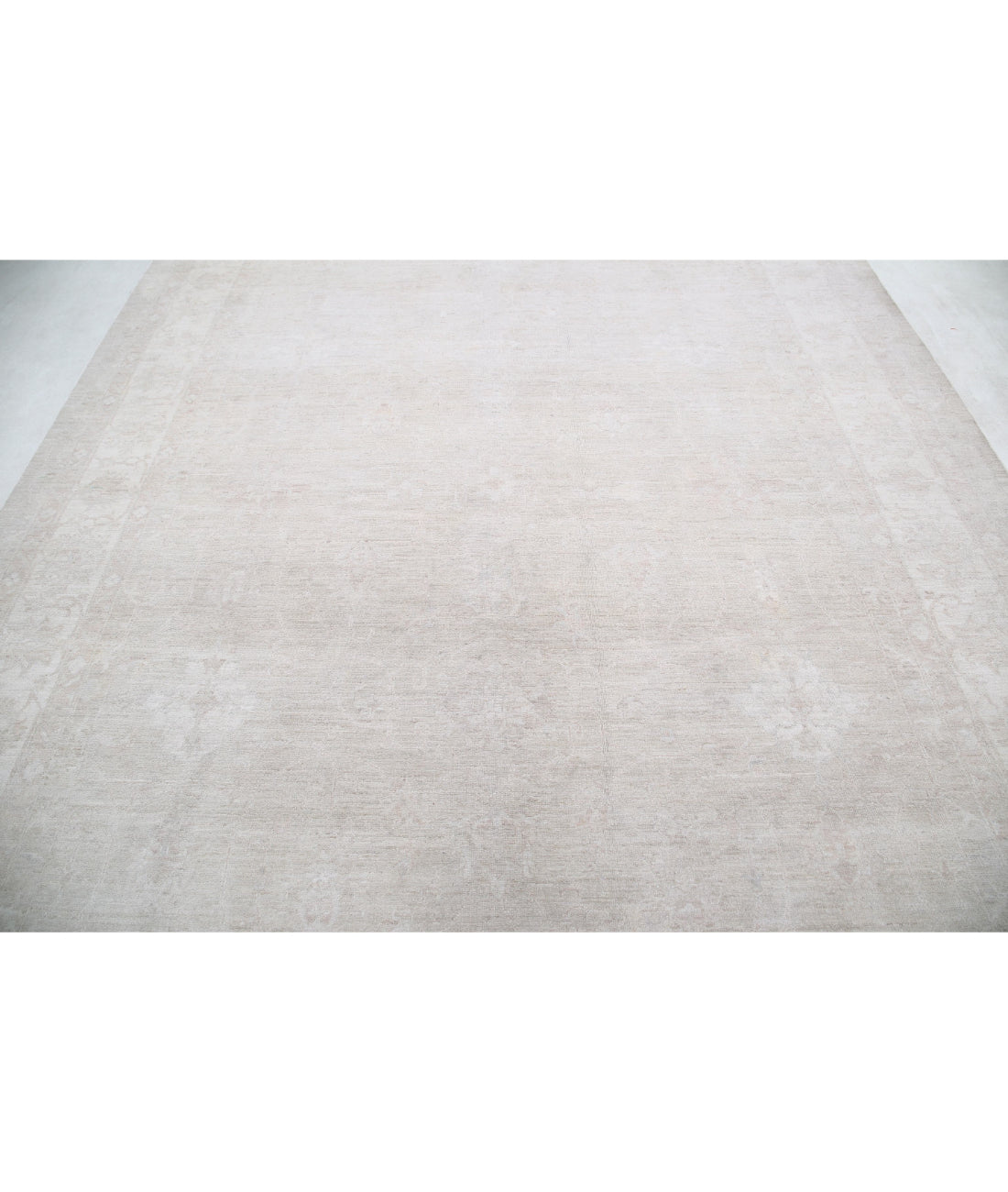 Serenity 7'11'' X 9'11'' Hand-Knotted Wool Rug 7'11'' x 9'11'' (238 X 298) / Grey / Ivory