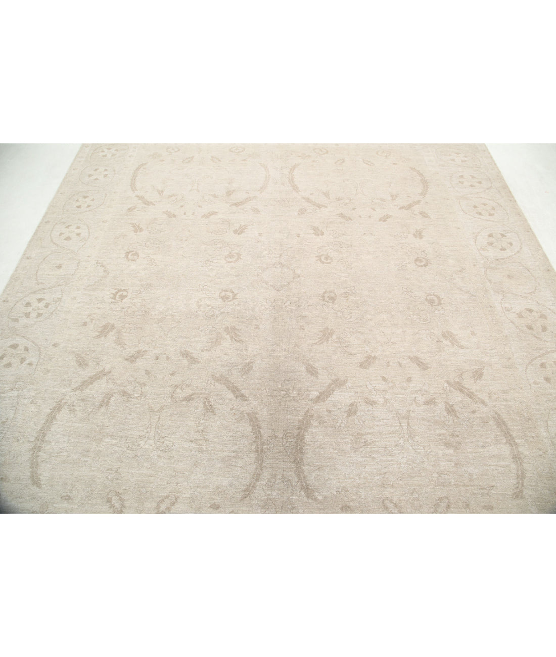 Serenity 7'9'' X 8'7'' Hand-Knotted Wool Rug 7'9'' x 8'7'' (233 X 258) / Ivory / Taupe