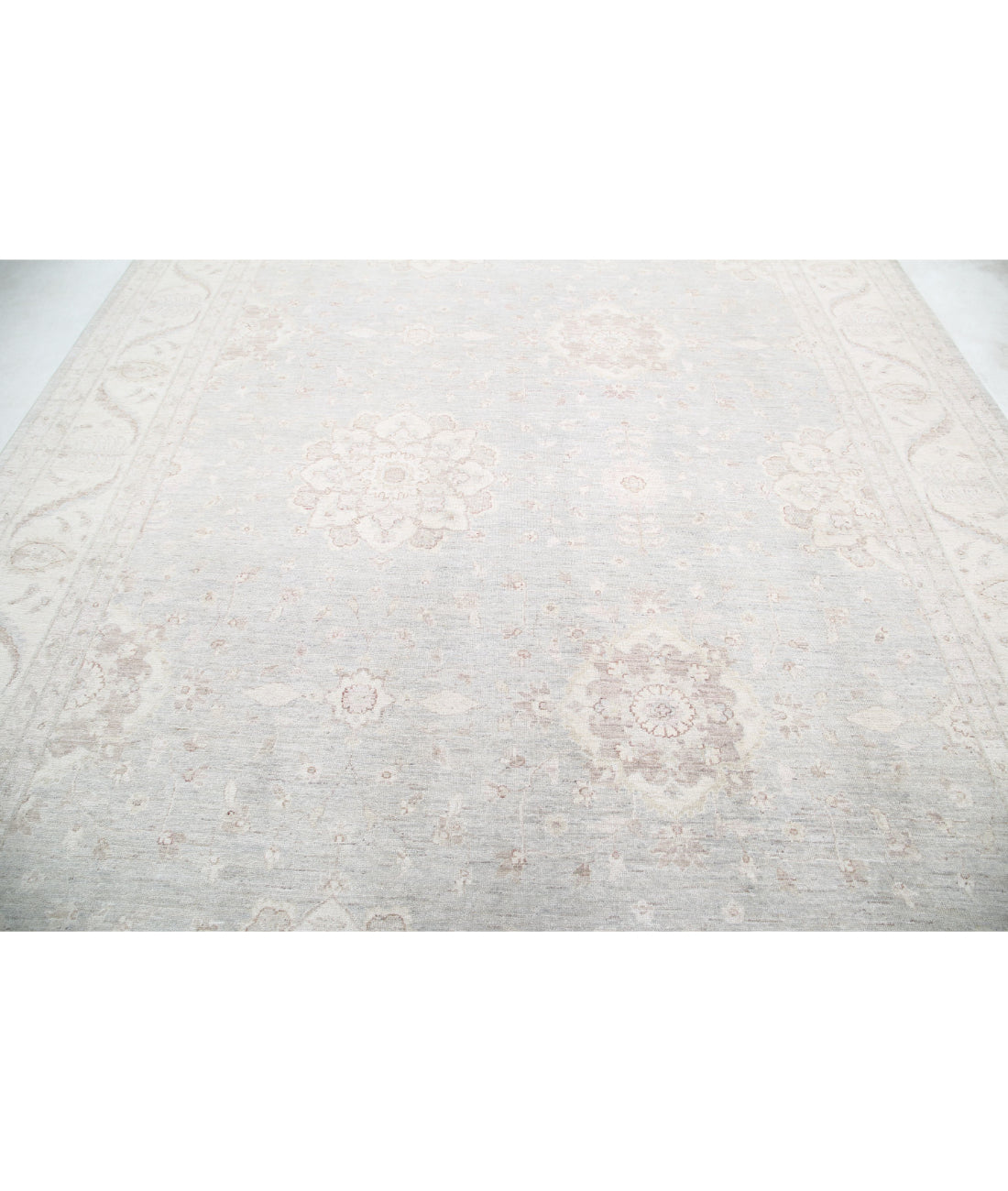 Serenity 9'0'' X 11'2'' Hand-Knotted Wool Rug 9'0'' x 11'2'' (270 X 335) / Grey / Ivory