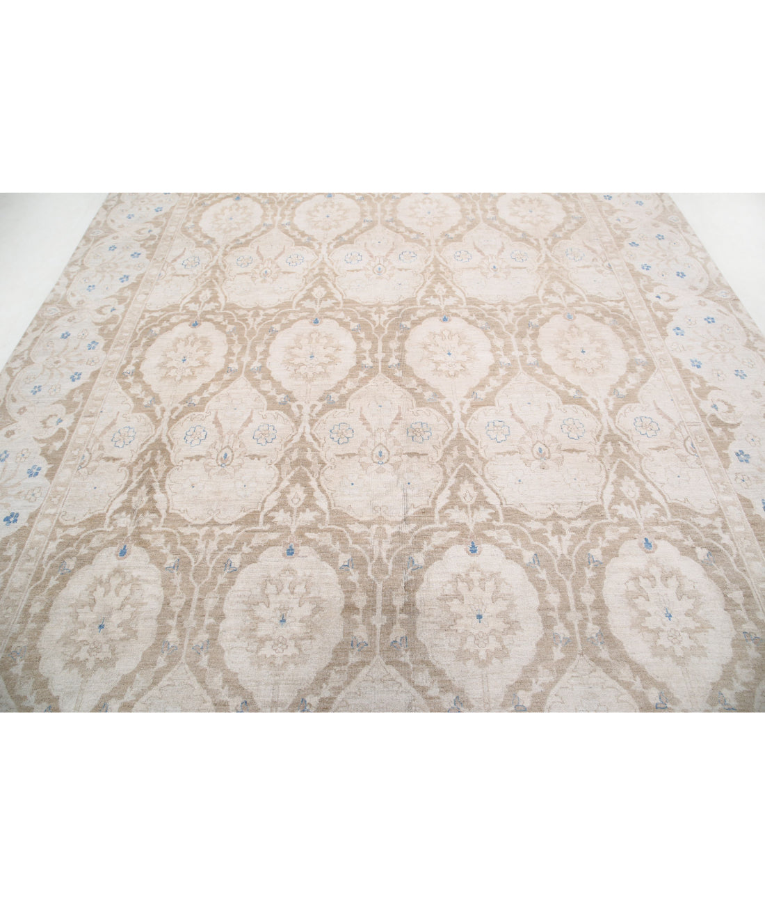 Serenity 8'10'' X 11'7'' Hand-Knotted Wool Rug 8'10'' x 11'7'' (265 X 348) / Brown / Ivory