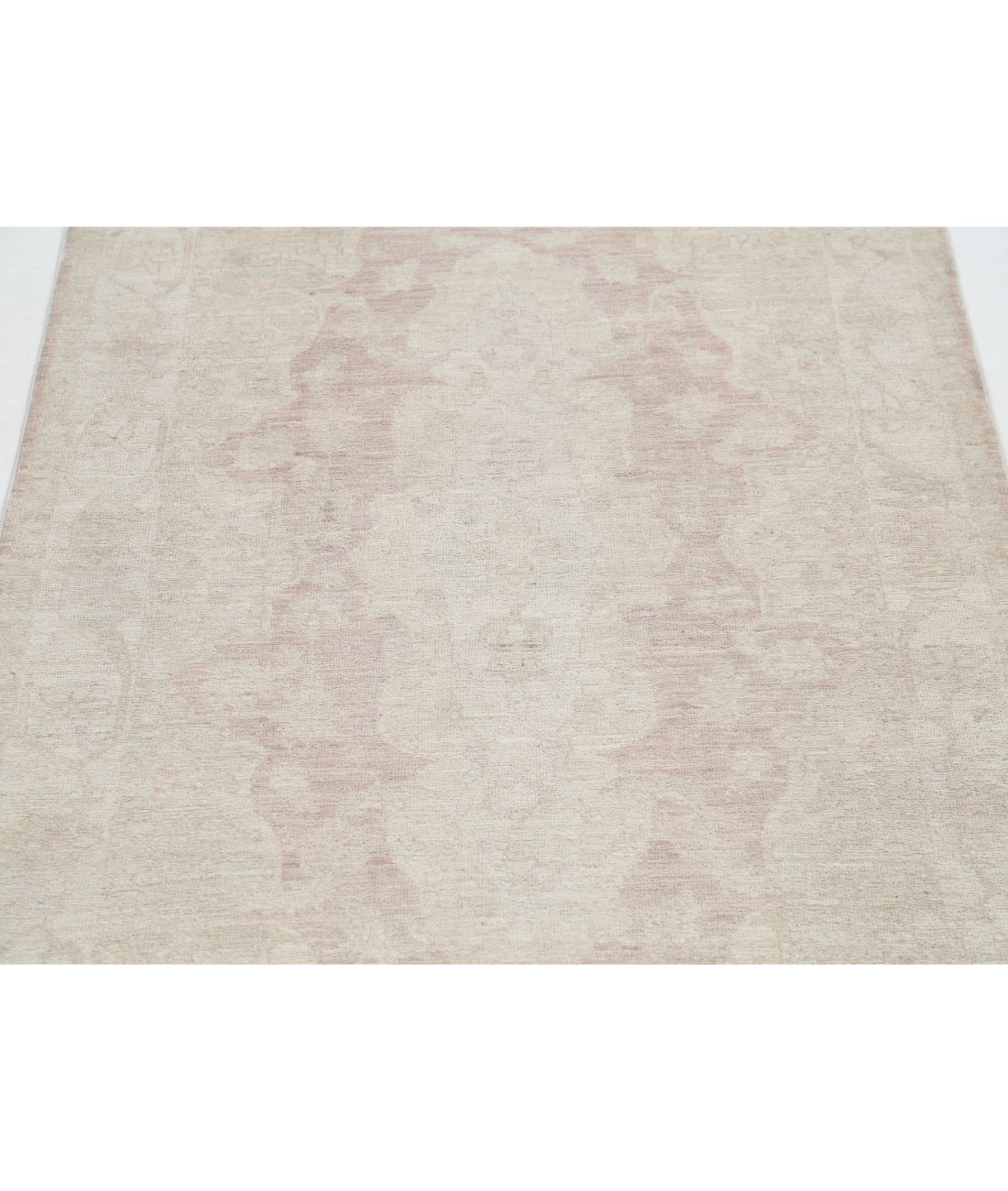 Serenity 2'11'' X 4'8'' Hand-Knotted Wool Rug 2'11'' x 4'8'' (88 X 140) / Pink / Ivory