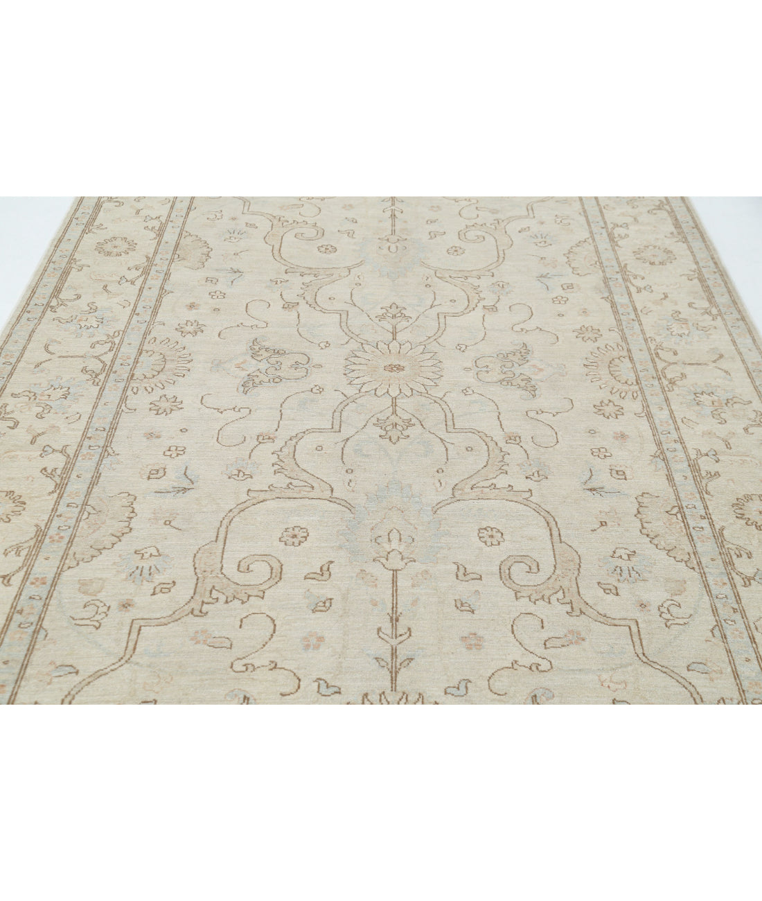 Serenity 6'0'' X 8'11'' Hand-Knotted Wool Rug 6'0'' x 8'11'' (180 X 268) / Ivory / Silver