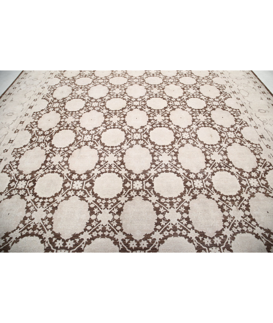 Serenity 11'8'' X 14'5'' Hand-Knotted Wool Rug 11'8'' x 14'5'' (350 X 433) / Brown / Ivory