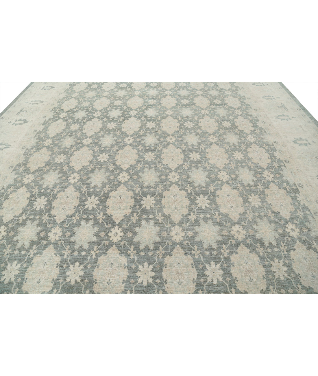 Serenity 12'10'' X 15'7'' Hand-Knotted Wool Rug 12'10'' x 15'7'' (385 X 468) / Green / Ivory