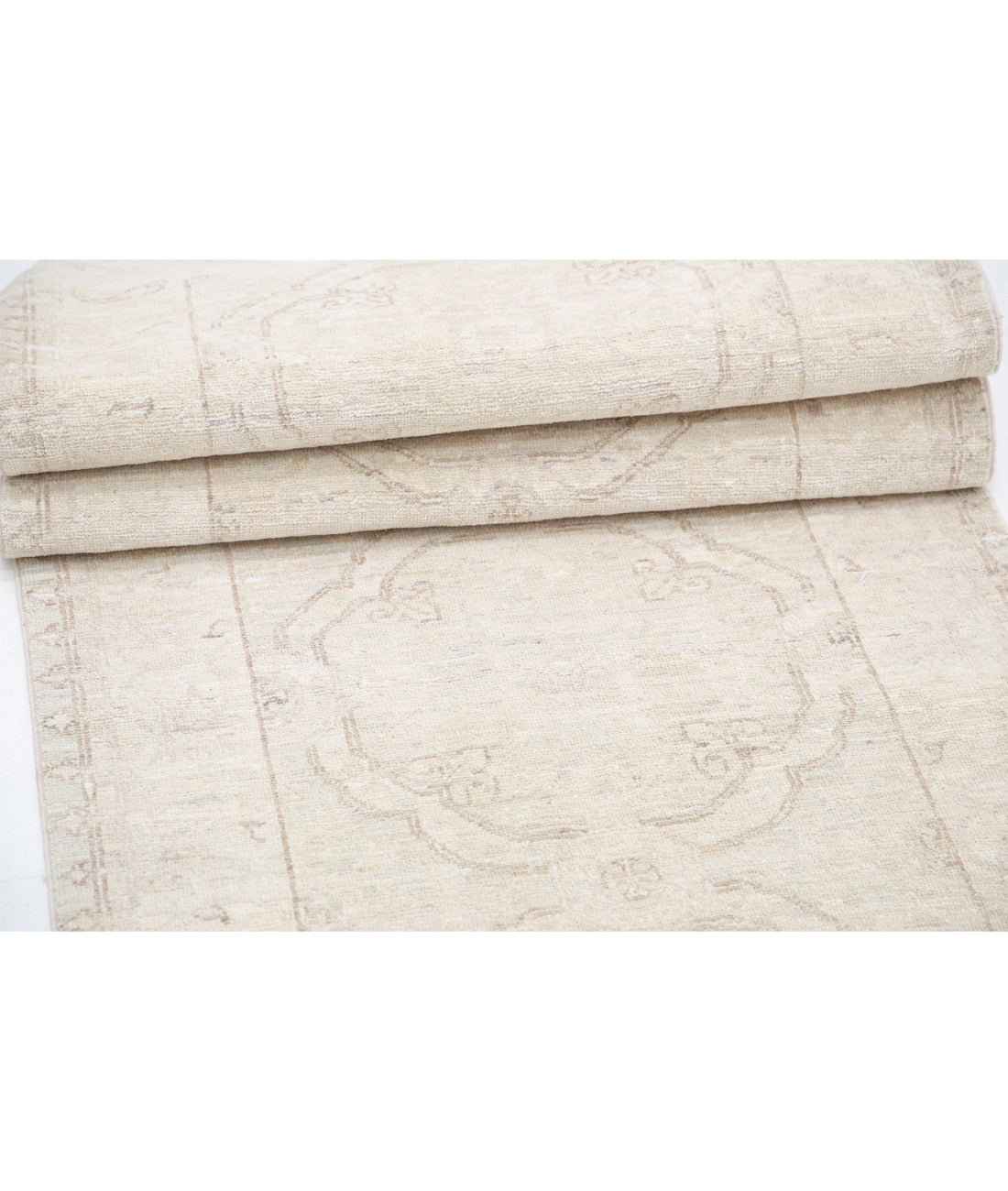 Serenity 2'4'' X 10'2'' Hand-Knotted Wool Rug 2'4'' x 10'2'' (70 X 305) / Ivory / Taupe