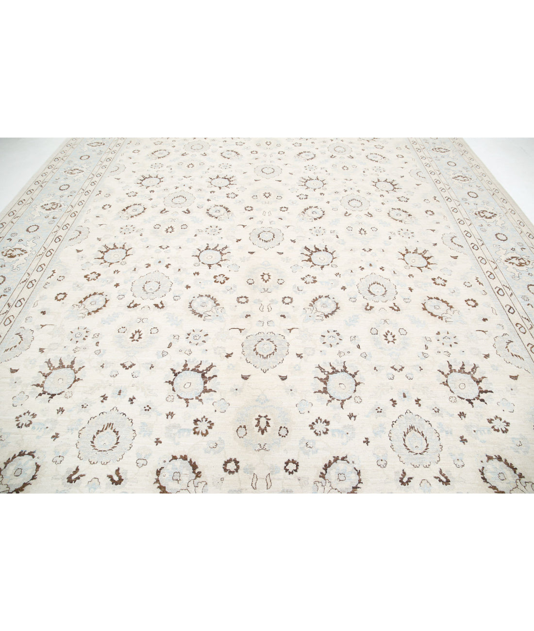 Serenity 11'8'' X 14'7'' Hand-Knotted Wool Rug 11'8'' x 14'7'' (350 X 438) / Ivory / Blue