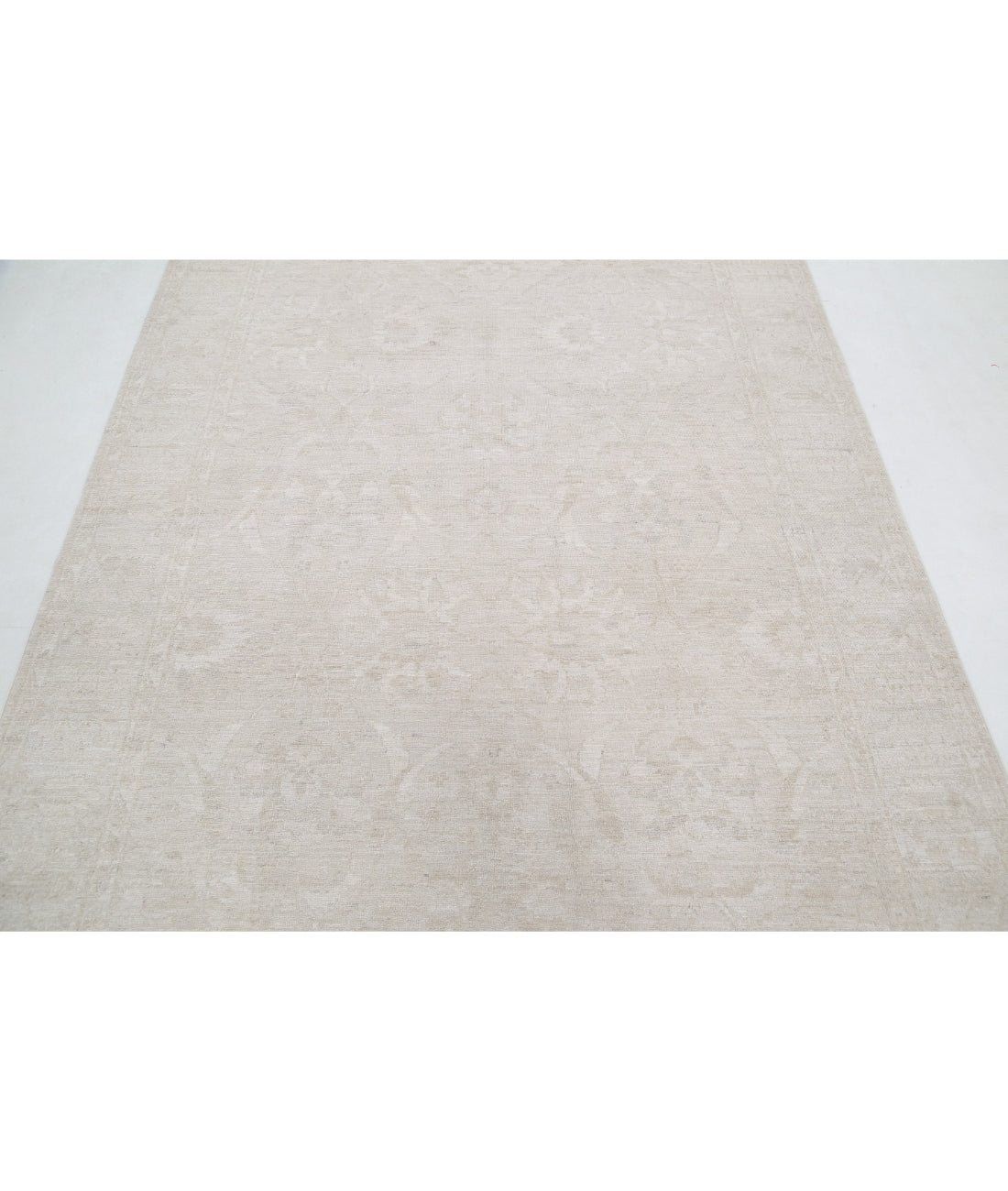 Serenity 5'9'' X 8'7'' Hand-Knotted Wool Rug 5'9'' x 8'7'' (173 X 258) / Ivory / Grey