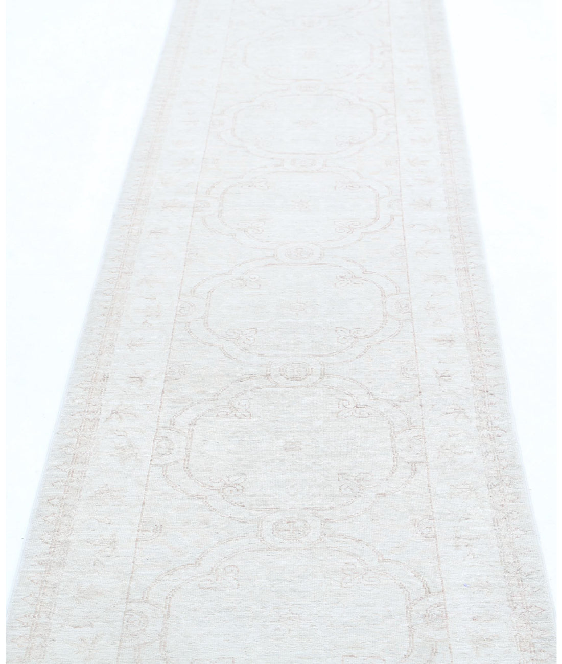 Serenity 2'4'' X 10'0'' Hand-Knotted Wool Rug 2'4'' x 10'0'' (70 X 300) / Ivory / Grey