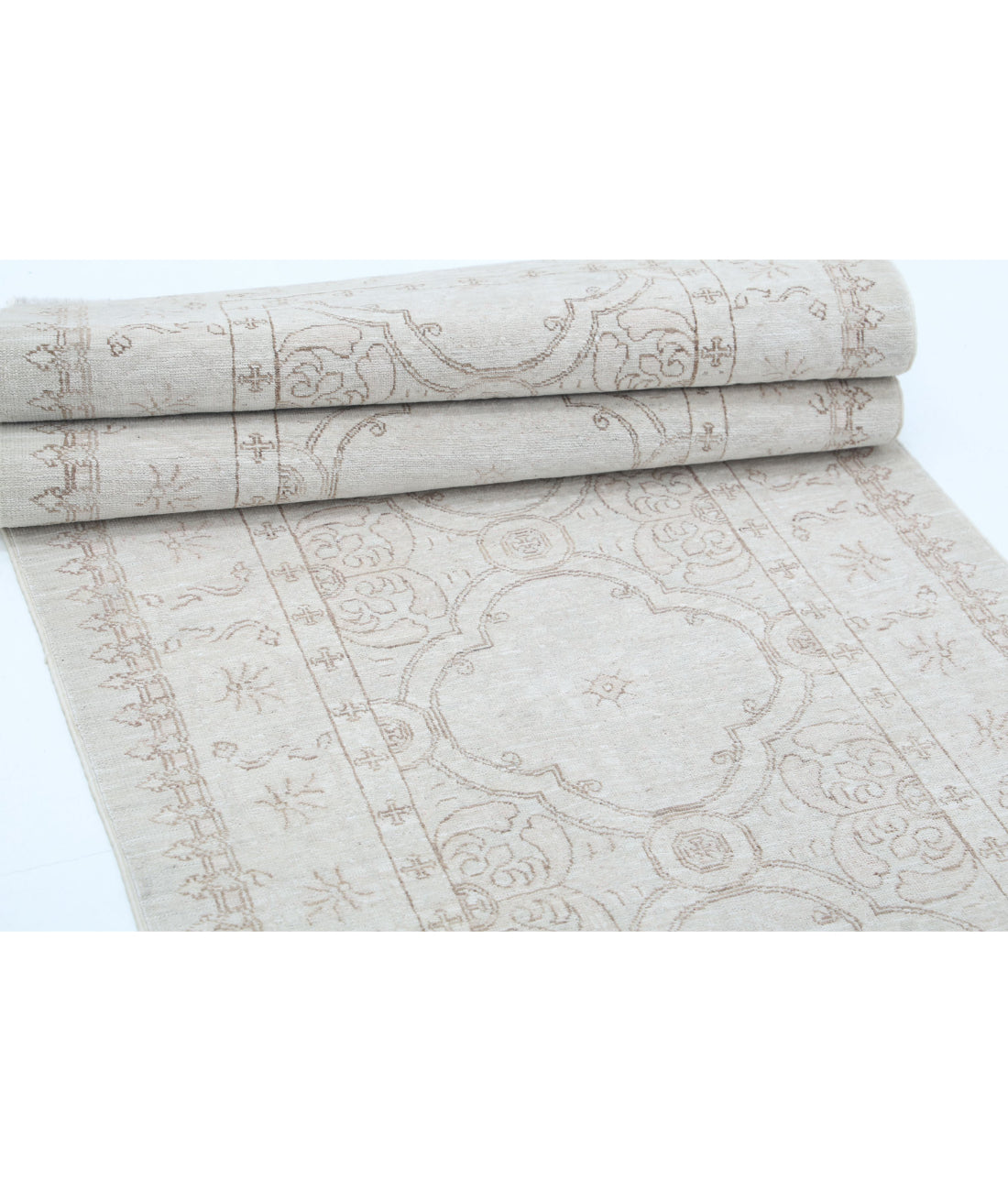 Serenity 2'10'' X 10'10'' Hand-Knotted Wool Rug 2'10'' x 10'10'' (85 X 325) / Ivory / Taupe