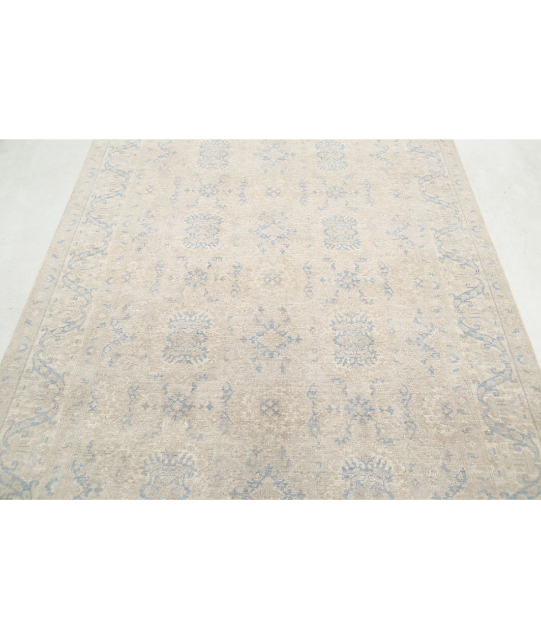 Serenity 5'8'' X 8'9'' Hand-Knotted Wool Rug 5'8'' x 8'9'' (170 X 263) / Ivory / Blue