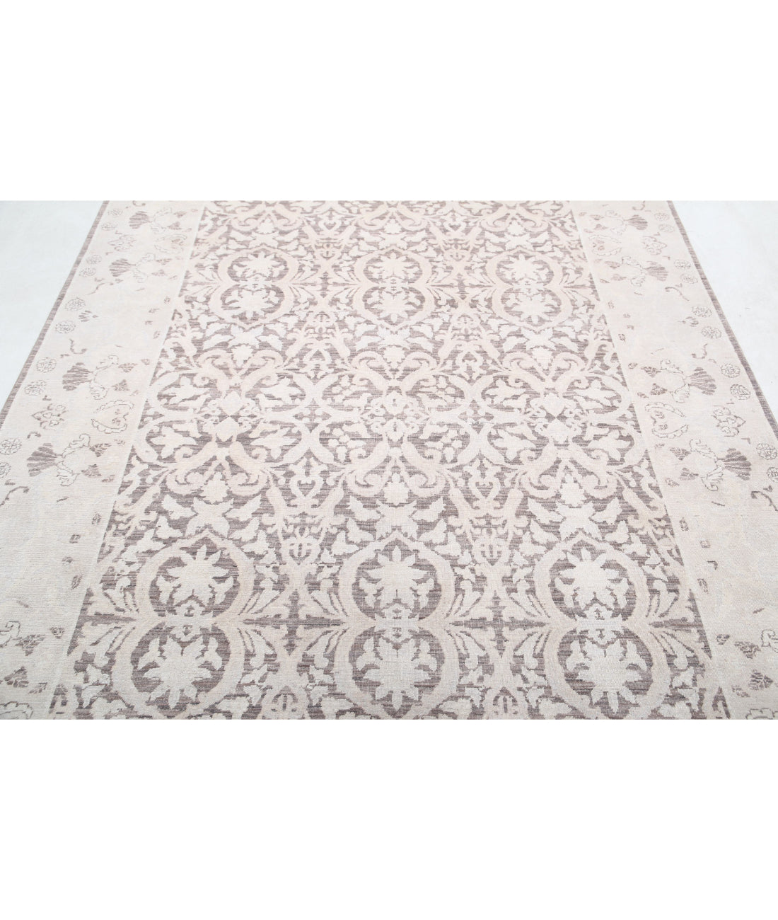Serenity 6'1'' X 8'7'' Hand-Knotted Wool Rug 6'1'' x 8'7'' (183 X 258) / Brown / Ivory