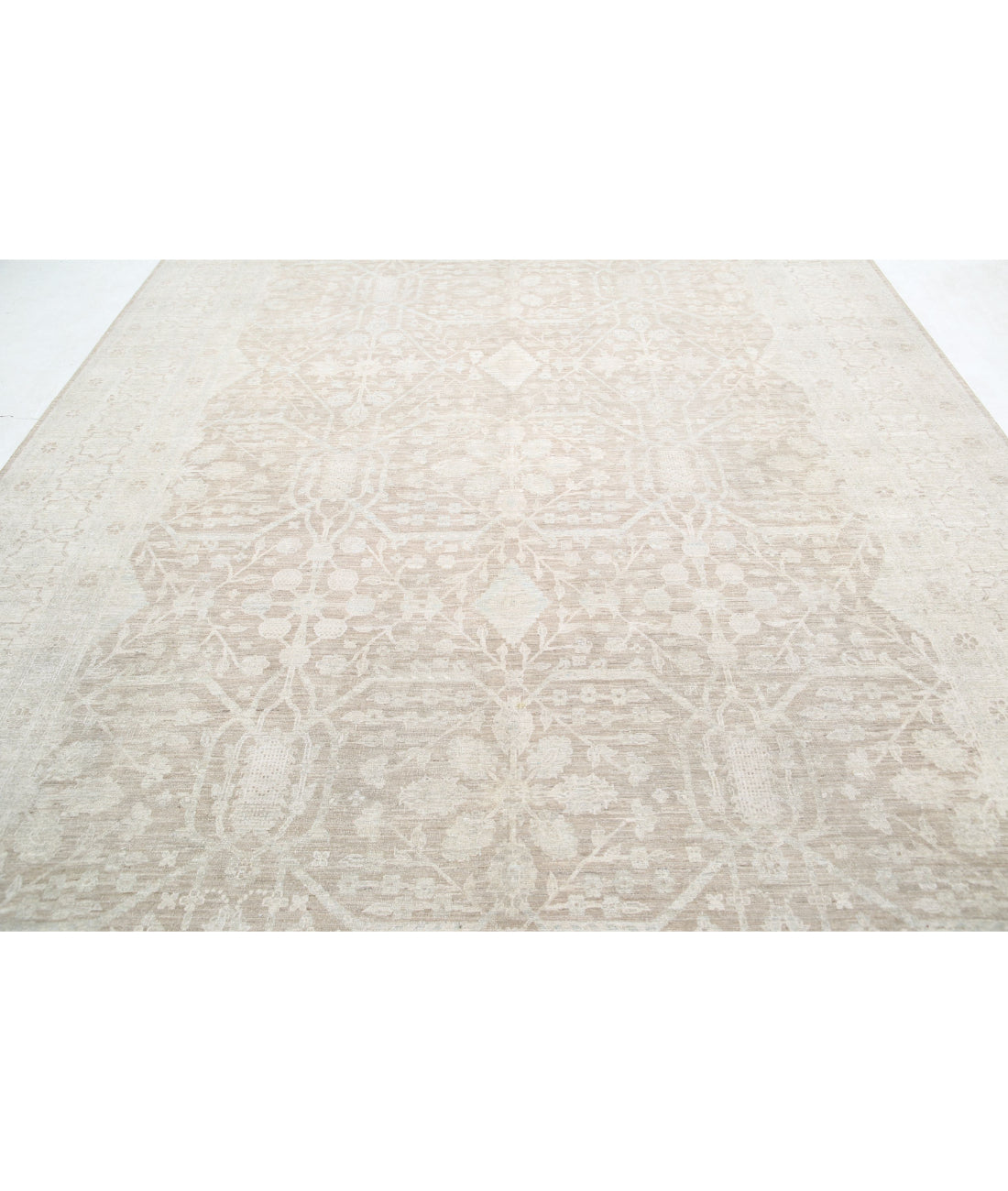 Serenity 8'9'' X 15'7'' Hand-Knotted Wool Rug 8'9'' x 15'7'' (263 X 468) / Ivory / Taupe