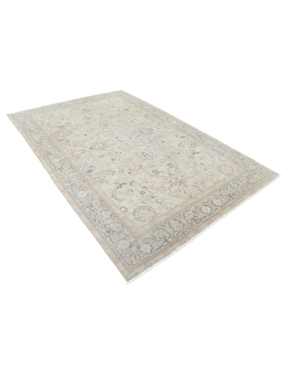 Tabriz 6' 5" X 9' 7" Hand-Knotted Wool Rug 6' 5" X 9' 7" (196 X 292) / Ivory / Grey