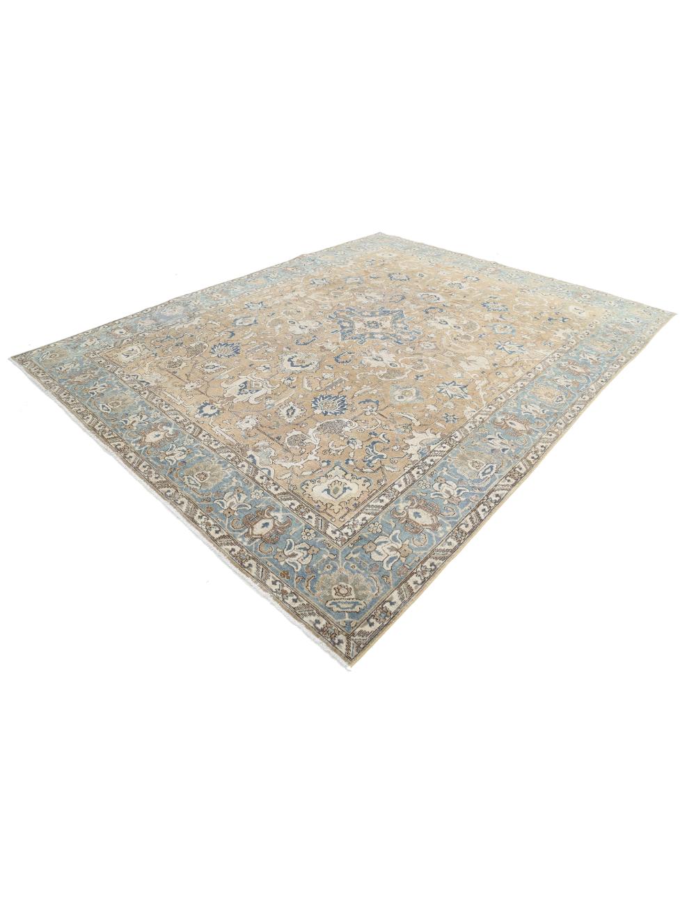 Tabriz 9' 4" X 11' 9" Hand-Knotted Wool Rug 9' 4" X 11' 9" (284 X 358) / Tan / Blue