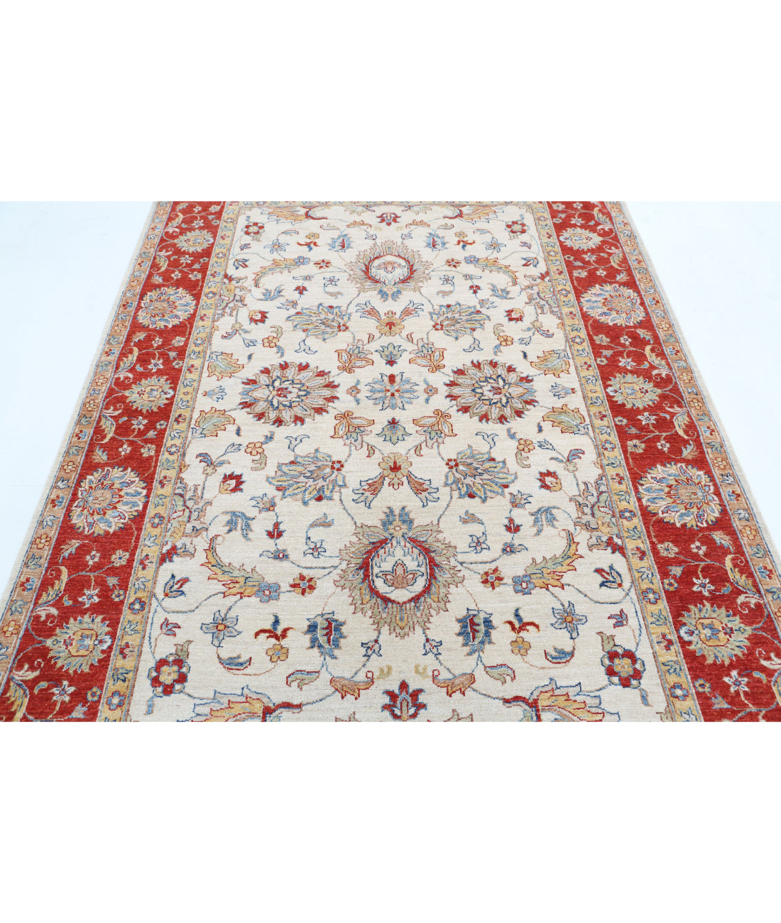 Ziegler 5'6'' X 7'9'' Hand-Knotted Wool Rug 5'6'' x 7'9'' (165 X 233) / Ivory / Red