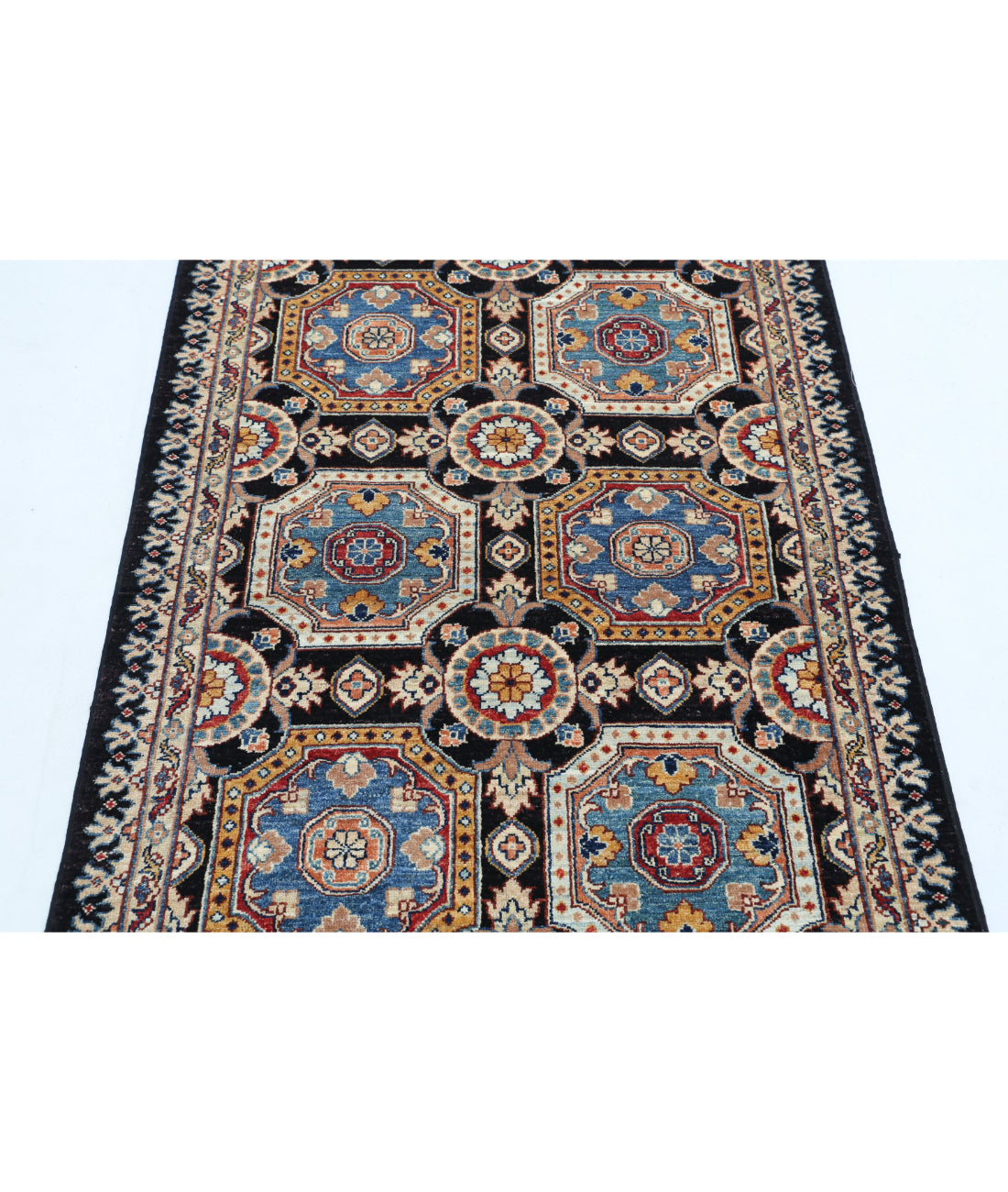 Ziegler 3'3'' X 4'8'' Hand-Knotted Wool Rug 3'3'' x 4'8'' (98 X 140) / Black / Ivory