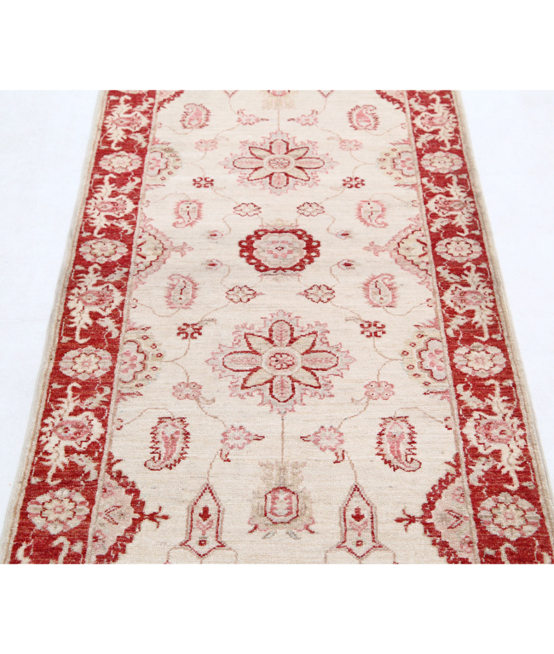 Ziegler 2'7'' X 6'8'' Hand-Knotted Wool Rug 2'7'' x 6'8'' (78 X 200) / Ivory / Red