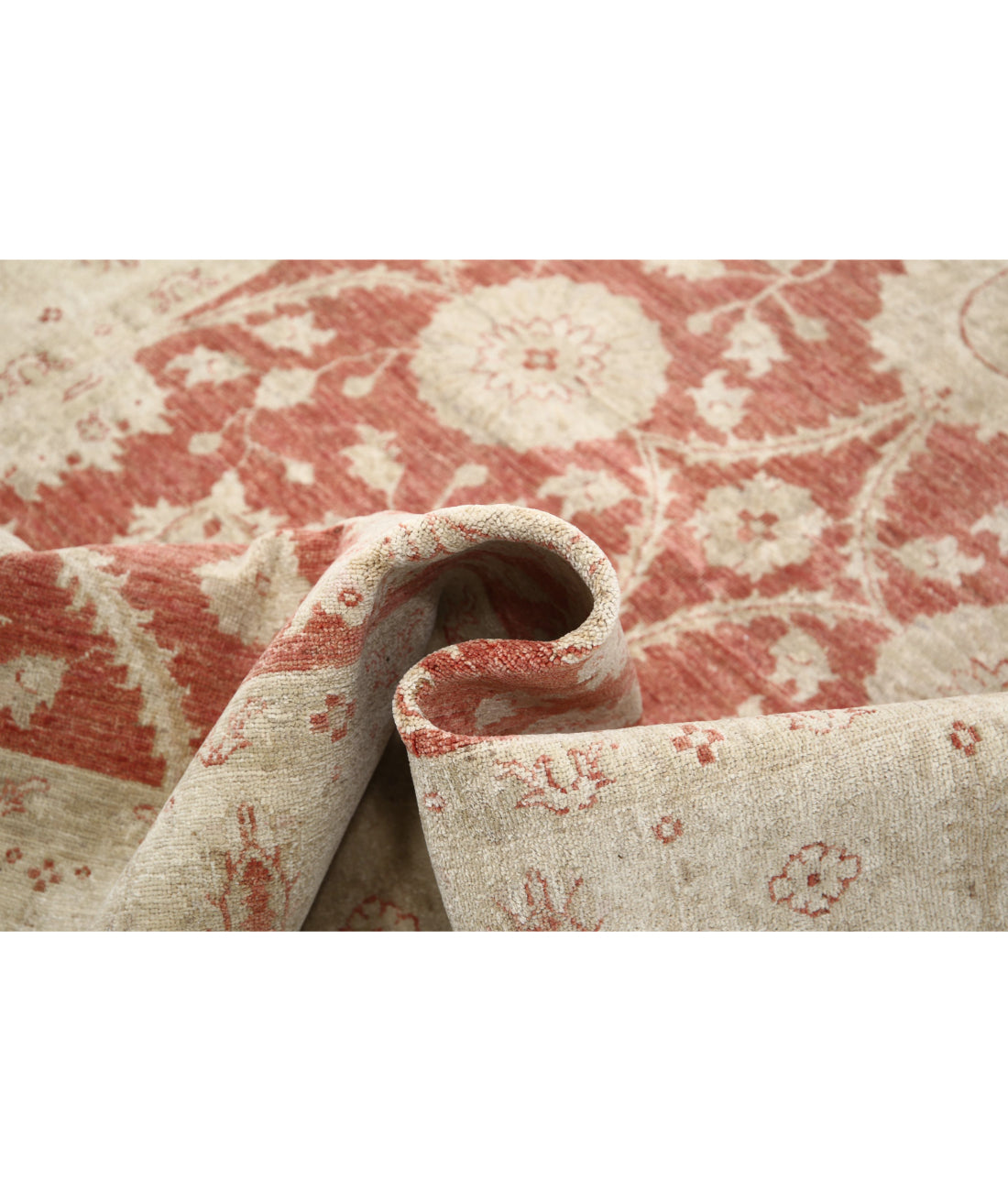 Ziegler 5'8'' X 7'10'' Hand-Knotted Wool Rug 5'8'' x 7'10'' (170 X 235) / Red / Ivory