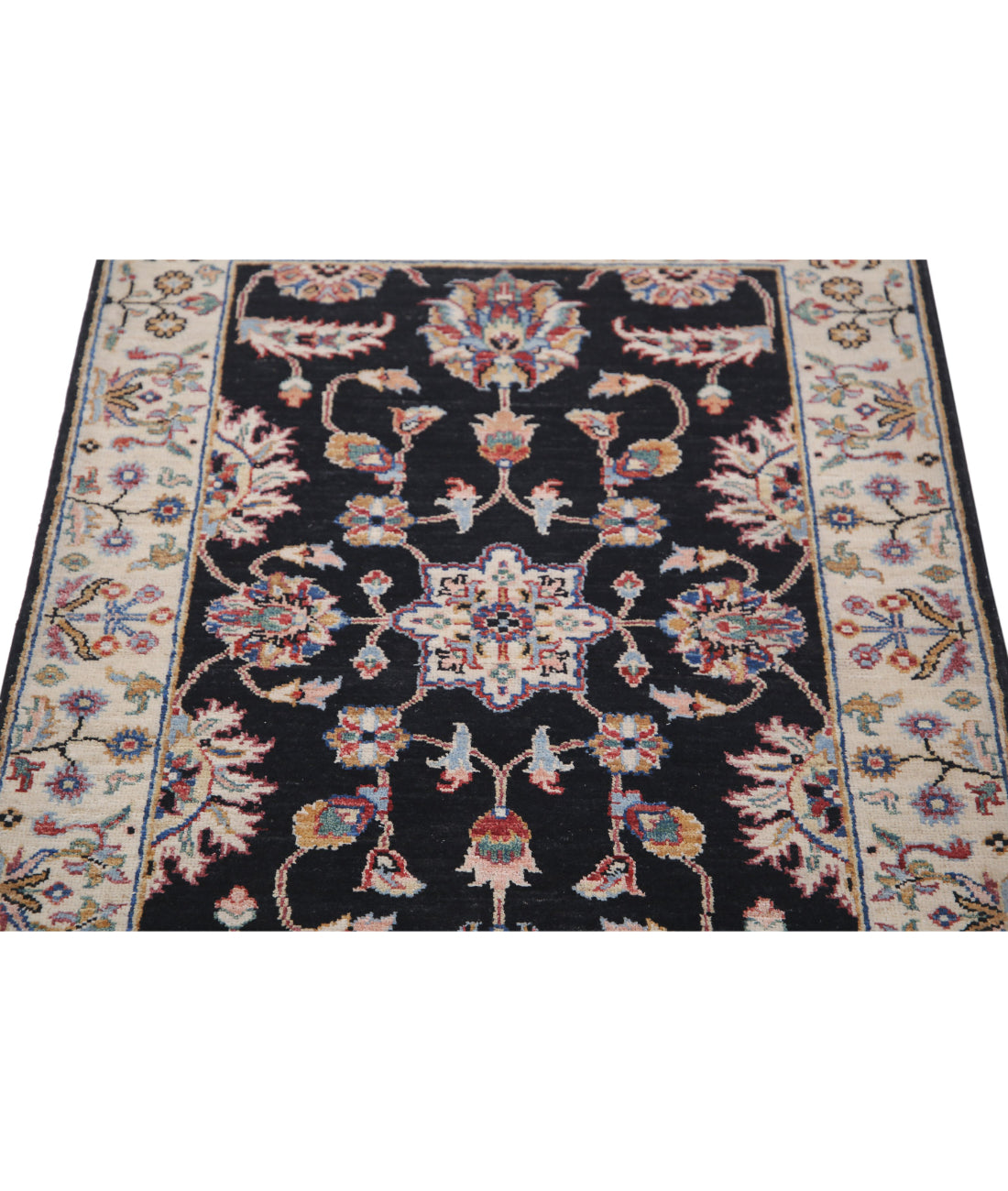 Ziegler 2'7'' X 4'1'' Hand-Knotted Wool Rug 2'7'' x 4'1'' (78 X 123) / Black / Ivory