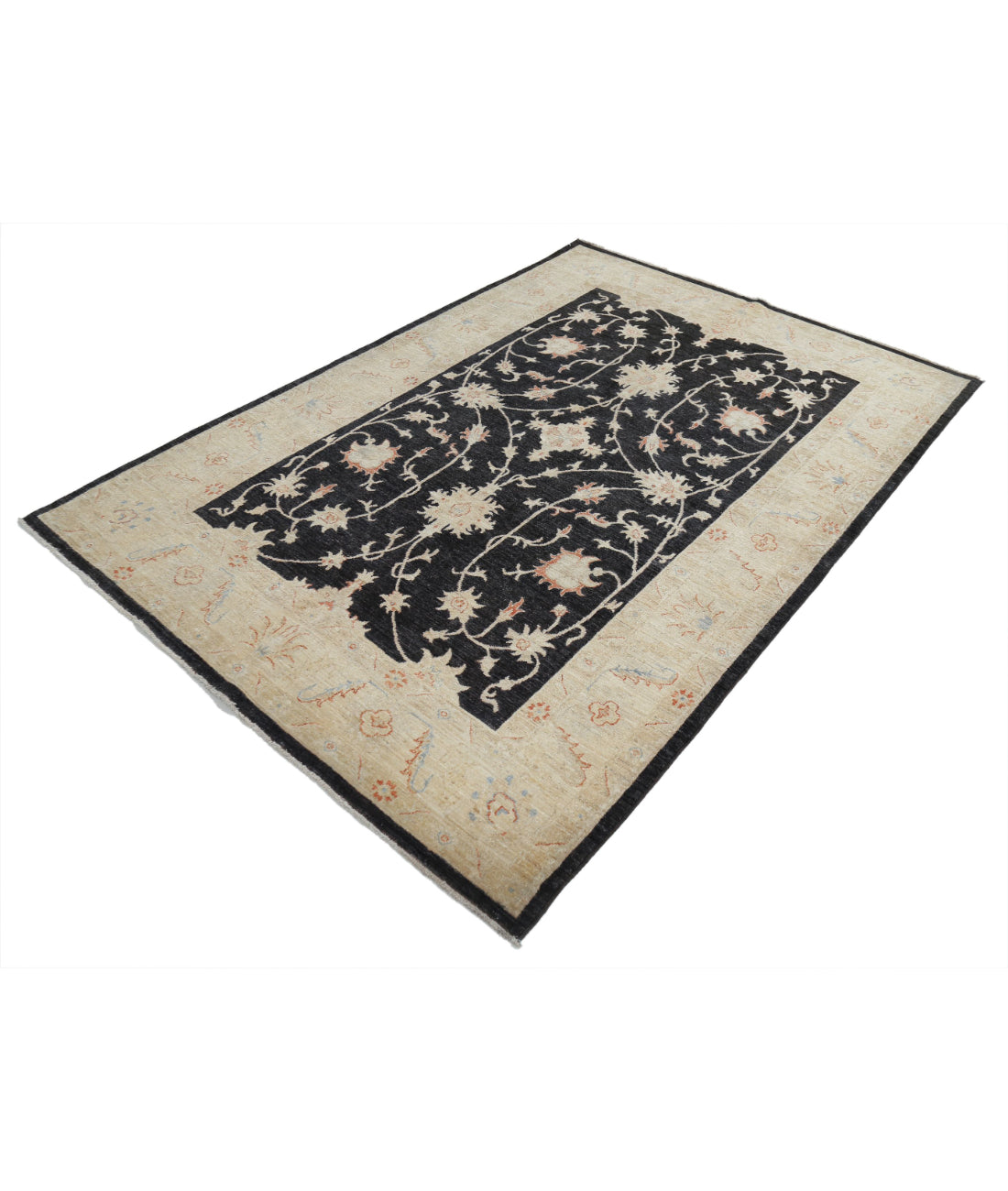 Ziegler 5'5'' X 7'10'' Hand-Knotted Wool Rug 5'5'' x 7'10'' (163 X 235) / Ivory / Black