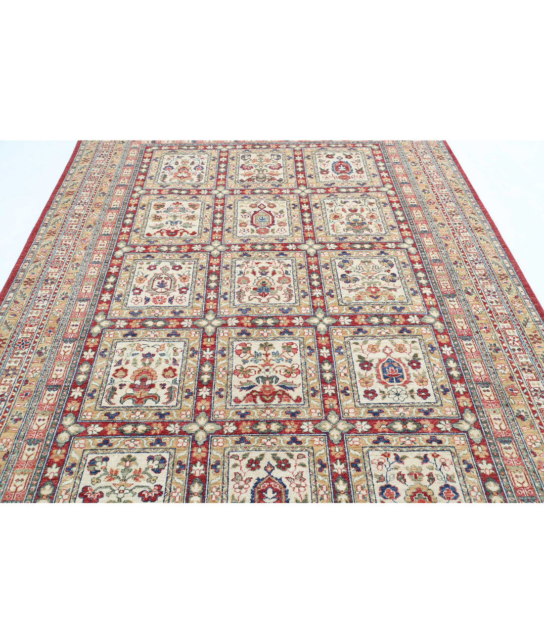 Bakhtiari 6'10'' X 9'7'' Hand-Knotted Wool Rug 6'10'' x 9'7'' (205 X 288) / Ivory / Red