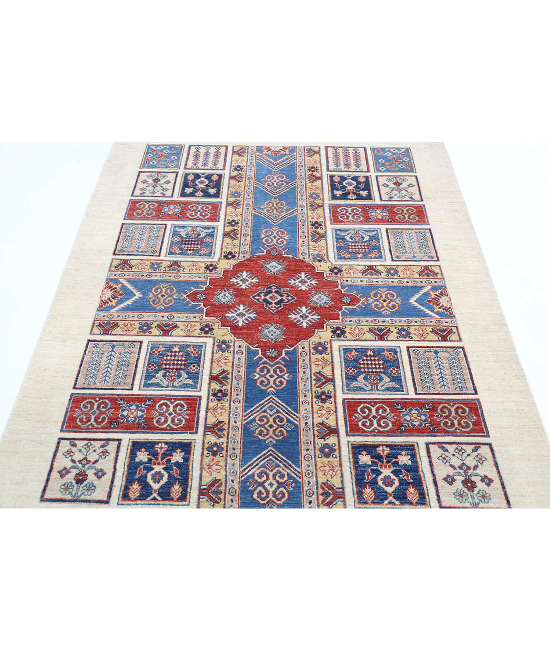 Bakhtiari 4'9'' X 6'6'' Hand-Knotted Wool Rug 4'9'' x 6'6'' (143 X 195) / Ivory / Blue