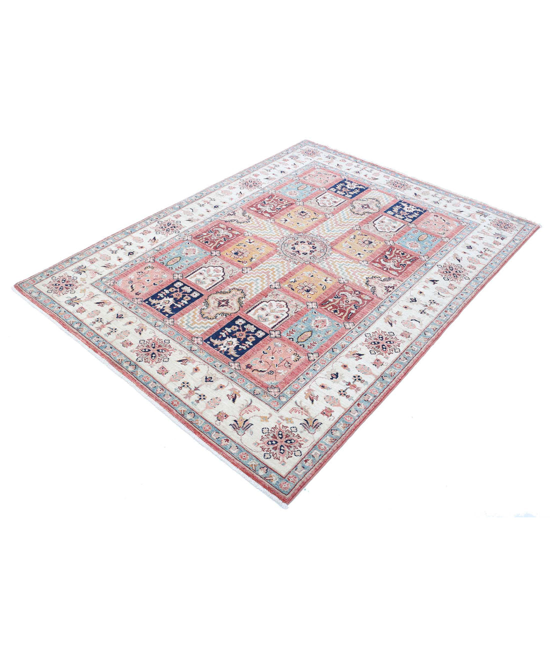 Bakhtiari 4'9'' X 6'5'' Hand-Knotted Wool Rug 4'9'' x 6'5'' (143 X 193) / Peach / Ivory