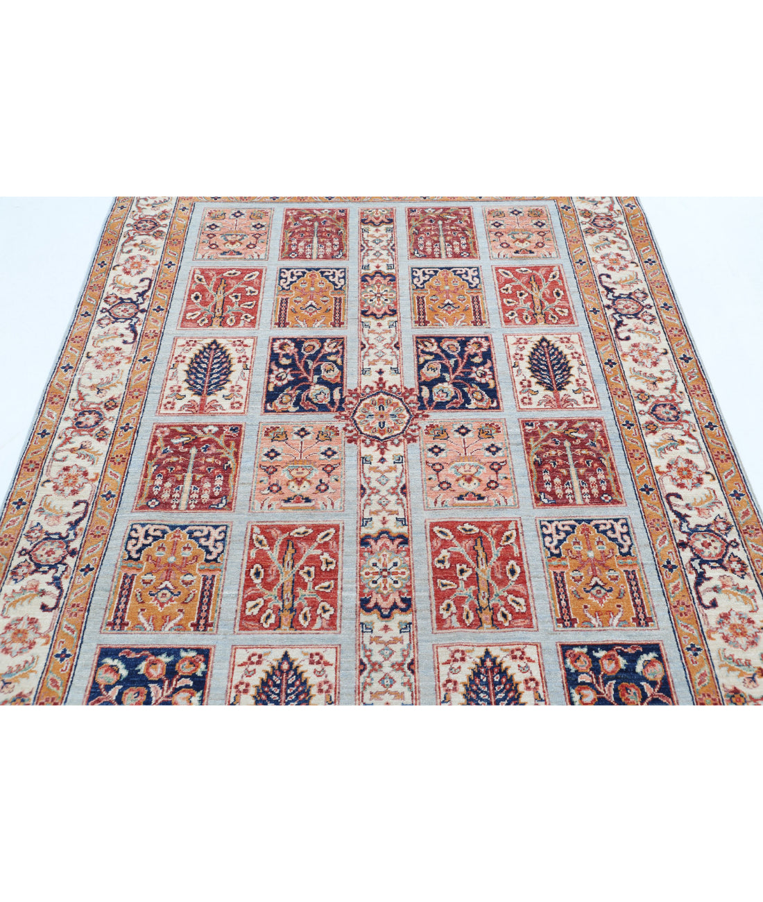 Bakhtiari 4'9'' X 6'5'' Hand-Knotted Wool Rug 4'9'' x 6'5'' (143 X 193) / Multi / Ivory