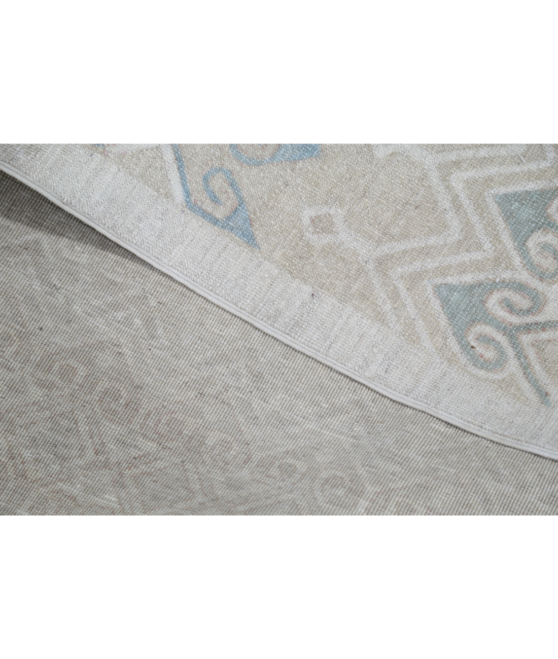 Hand Knotted Artemix Wool Rug 6' 6" X 9' 6" 6' 6" X 9' 6" (198 X 290) / Ivory / Ivory