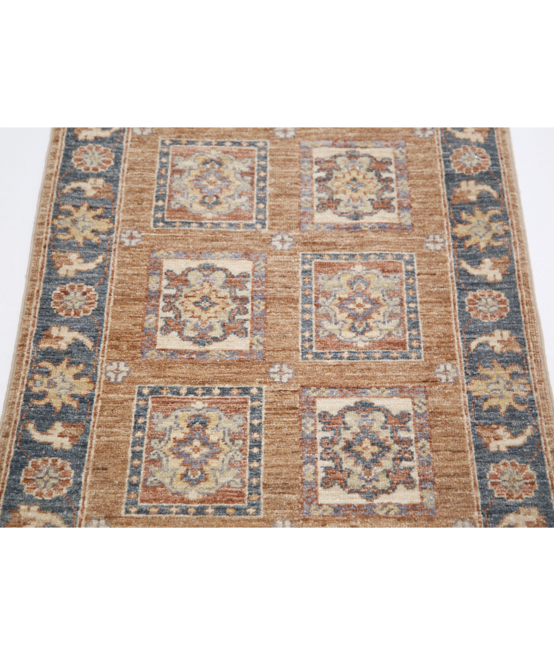 Hand Knotted Bakhtiari Wool Rug 2' 2" X 3' 1" 2' 2" X 3' 1" (66 X 94) / Brown / Grey