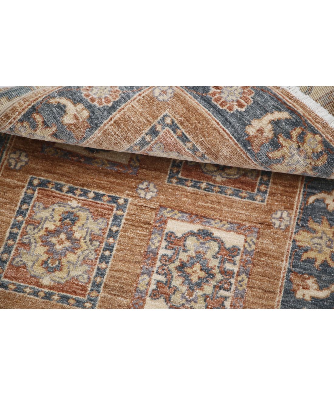 Hand Knotted Bakhtiari Wool Rug 2' 2" X 3' 1" 2' 2" X 3' 1" (66 X 94) / Brown / Grey