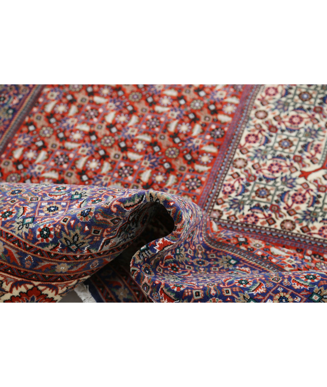 Bijar 6'7'' X 9'9'' Hand-Knotted Wool-Silk Rug 6'7'' x 9'9'' (198 X 293) / Red / Ivory